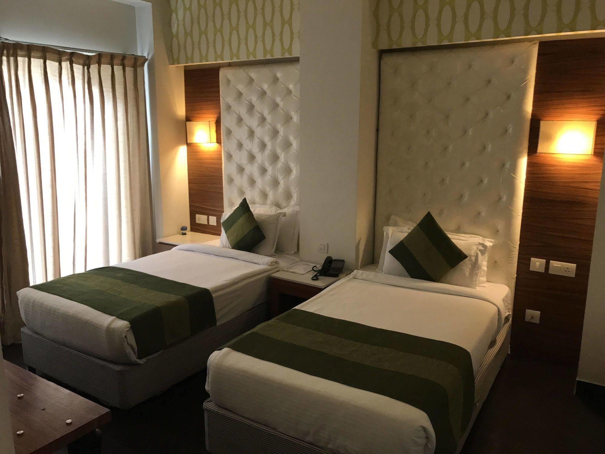 Hotel Ivory 32 Nueva Delhi Exterior foto